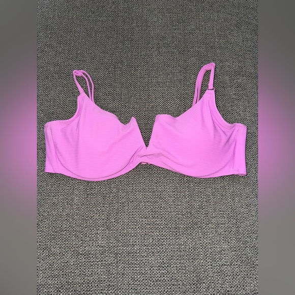 No Boundaries Other - Pre-Owned LG No Boundaries Pink Ribbed Structured V Bikini Top